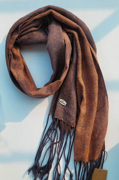Abelone: Handwoven Scarf on a Table loom
